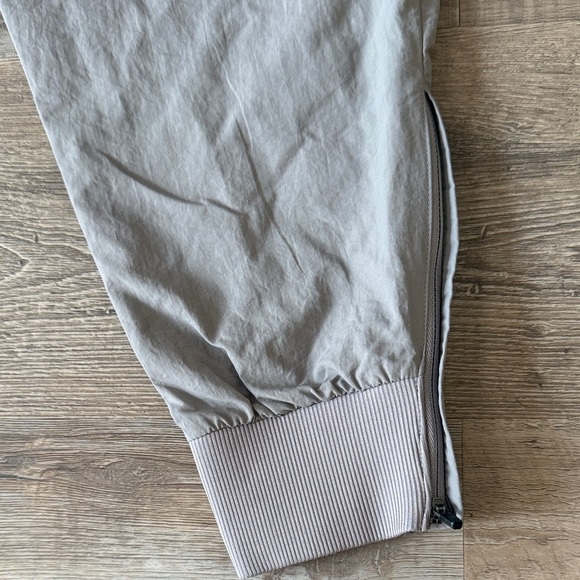 DSG Light Gray Joggers for Men size S - Picture 9 of 13